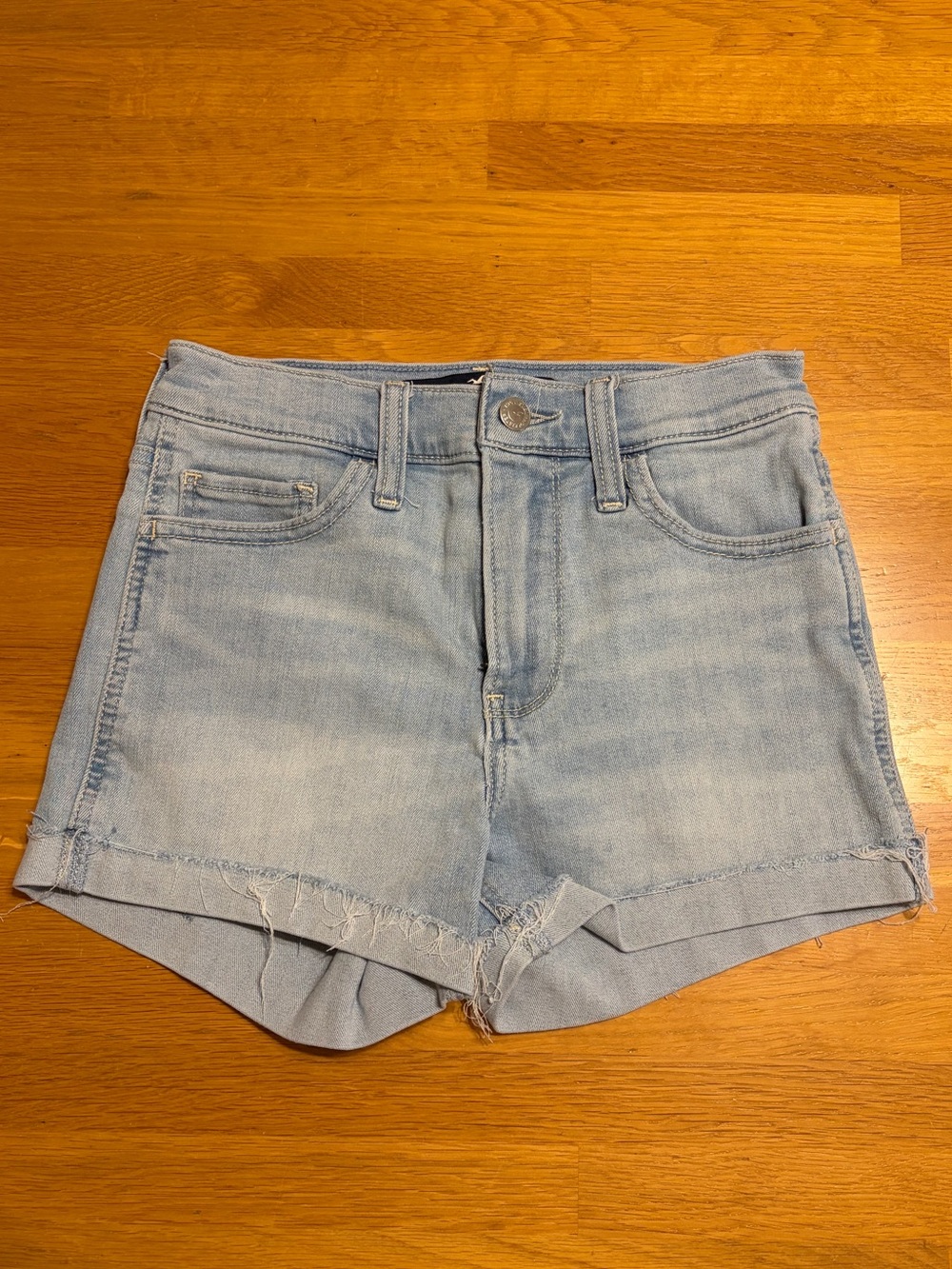 Hollister Light Wash Cuffed Denim Shorts Size 1 (25)